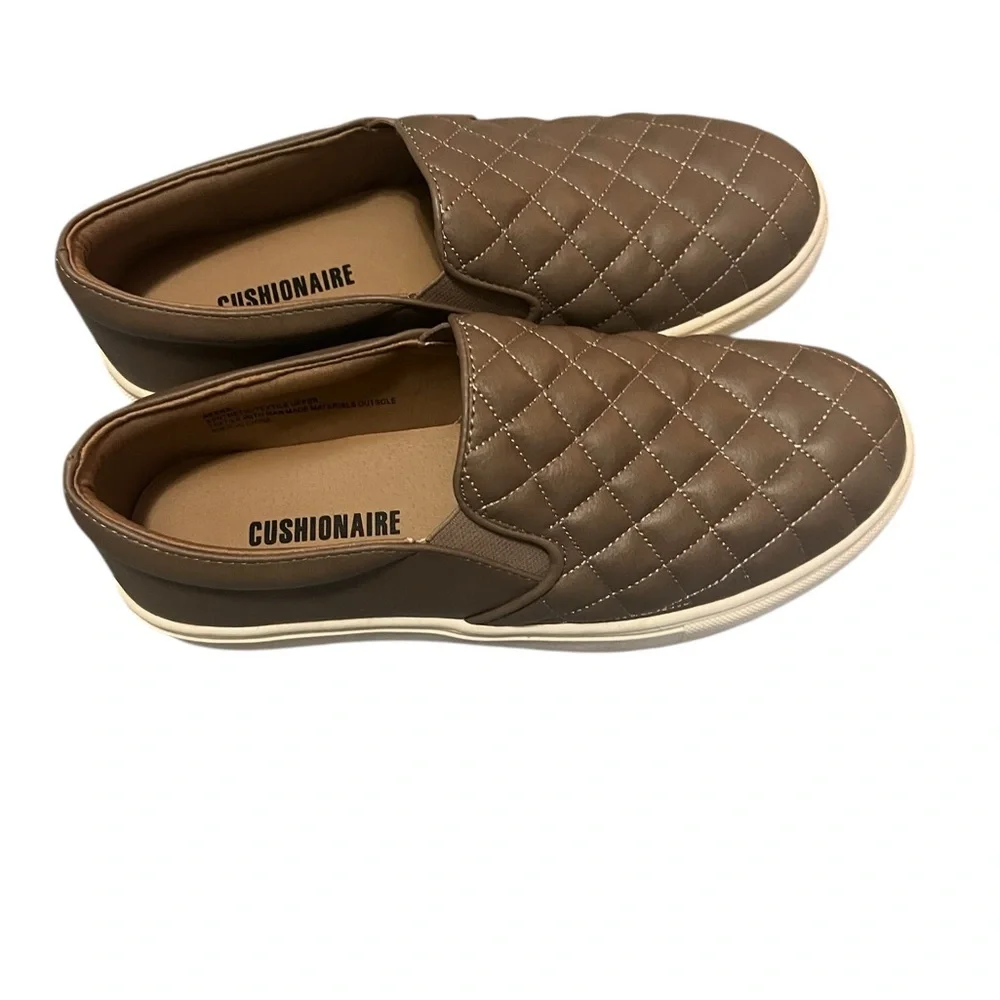 Cushionaire‎ Women's Quilted Brown Sneakers